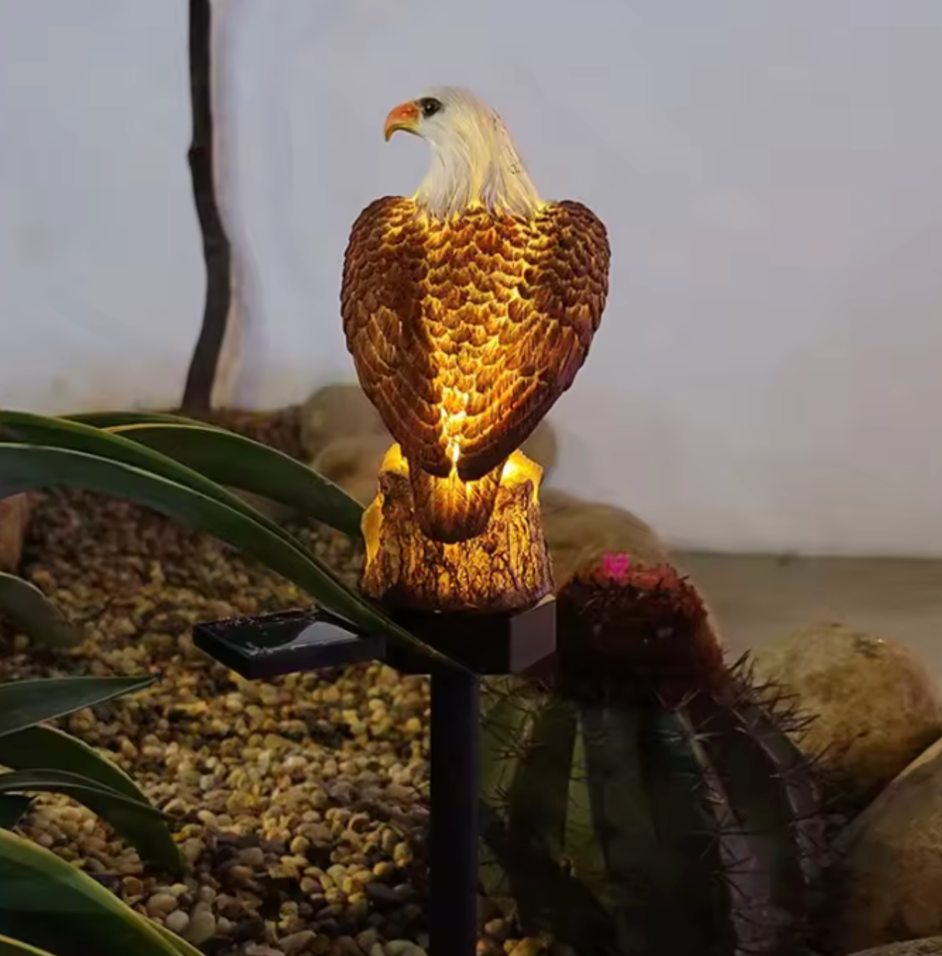 Majestic Eagle Solar Garden Stake | Resin Figurine, Auto-Dusk LED & IP65 Weatherproof