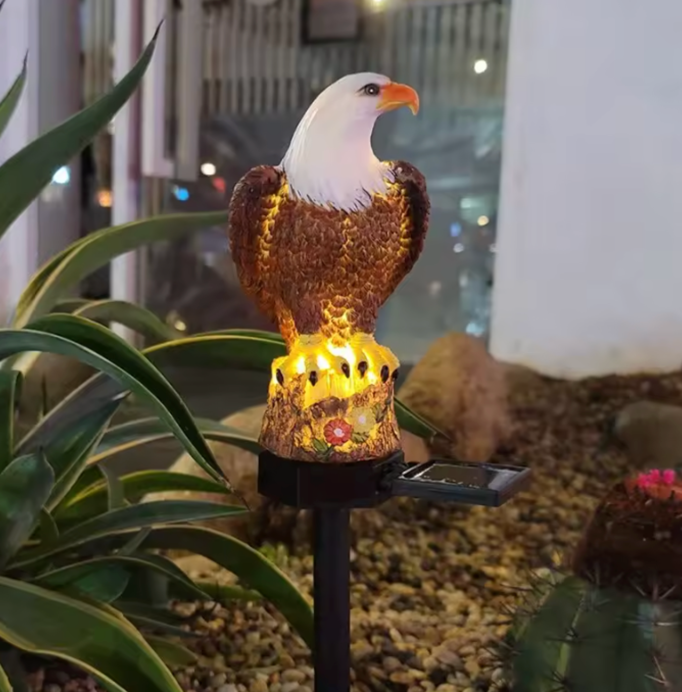Majestic Eagle Solar Garden Stake | Resin Figurine, Auto-Dusk LED & IP65 Weatherproof
